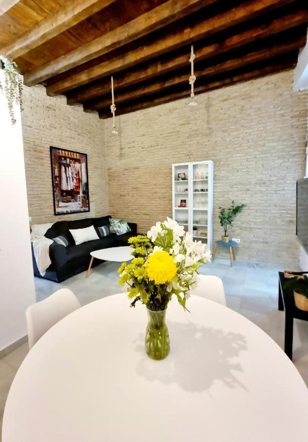 Hostfy Mercado De Triana เซบีญา ภายนอก รูปภาพ